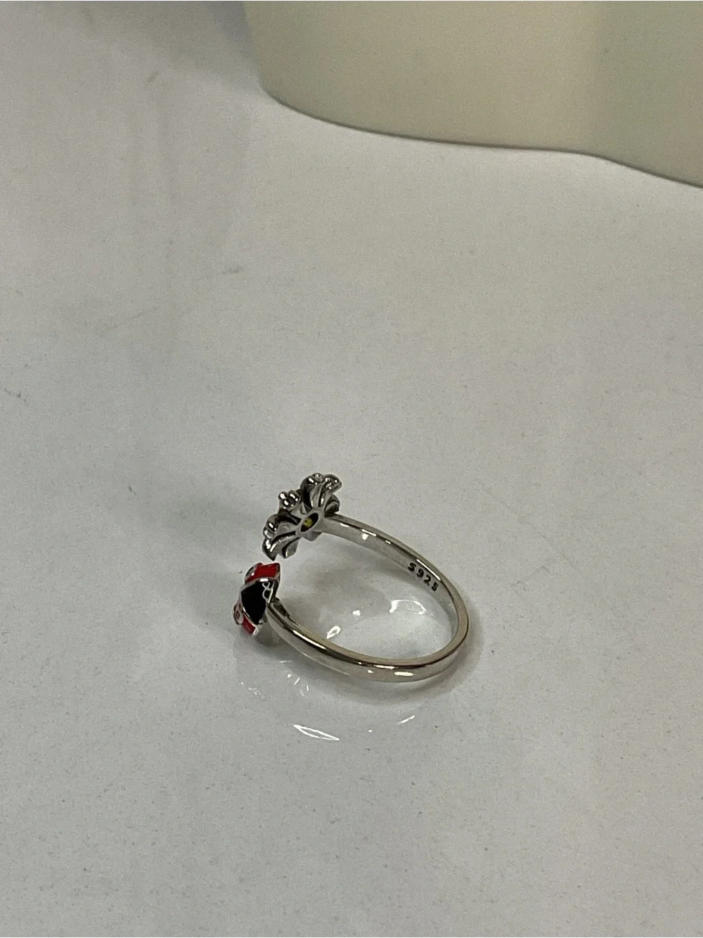 🌟🌟 S925 Sterling Silver Open Ring with Red Enamel Ladybug and Yellow Daisy